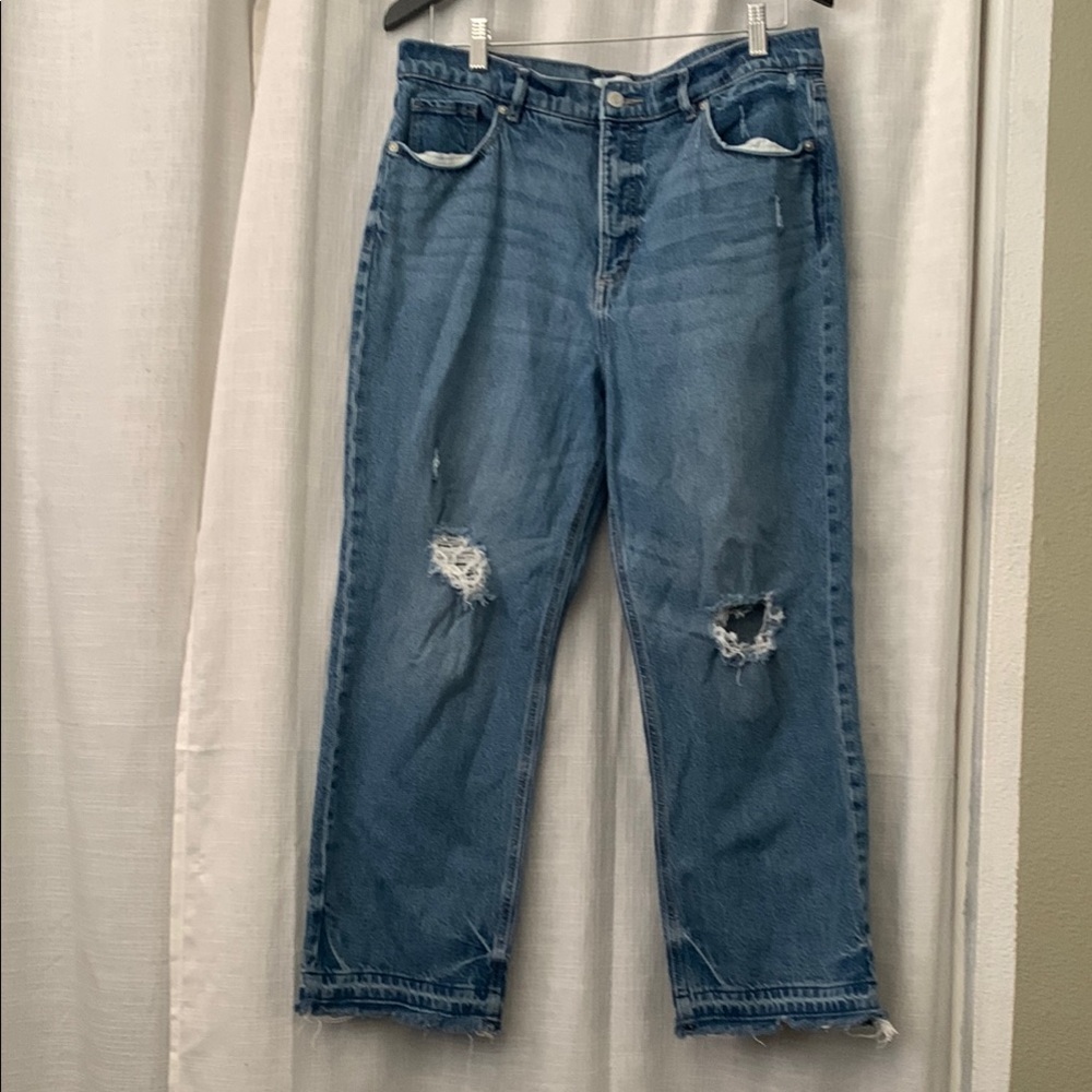 Made & Loved Loft Women’s distressed jeans sz 14/32